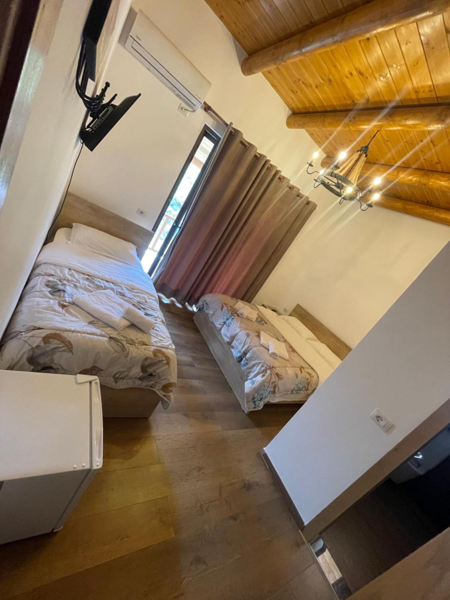 Guest House Bracaj Zhaban Exterior foto